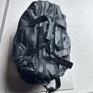 TUMI Black Leather Men's Bag expandable duffle